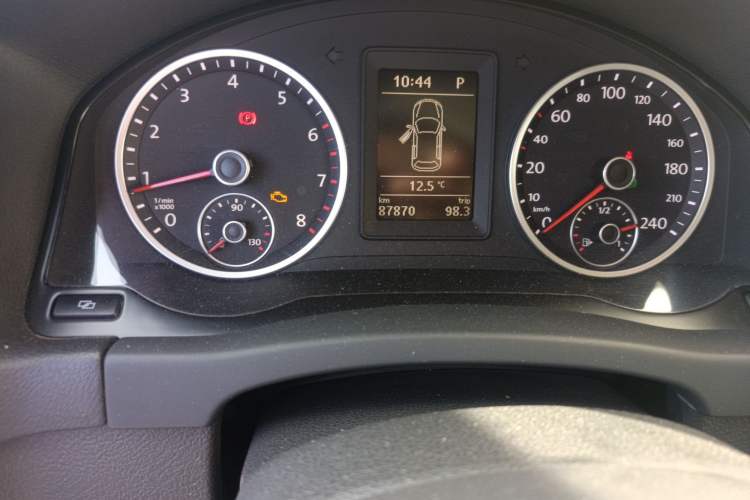 Used Volkswagen Tiguan 2012 1.8TSI Automatic Two-Wheel Drive Trend Edition Odometer Close Up