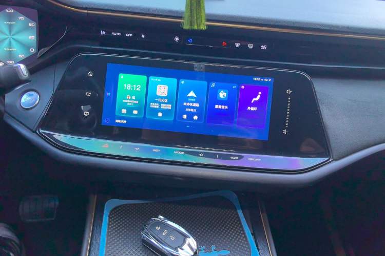 Used Dongfeng Aeolus Yixuan MAX 2021 1.5T Dark Night Holy Light Edition (Hybrid)
