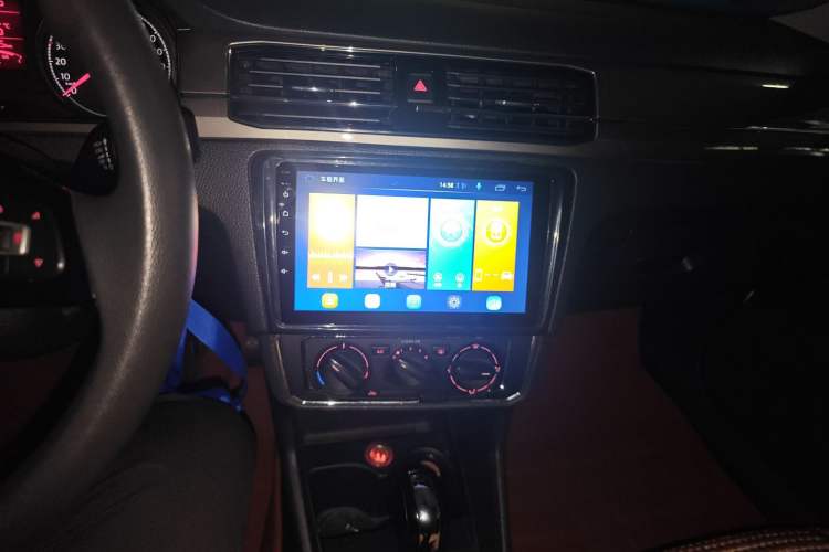 Used Volkswagen Santana 2016 1.6L Automatic Luxury Edition
