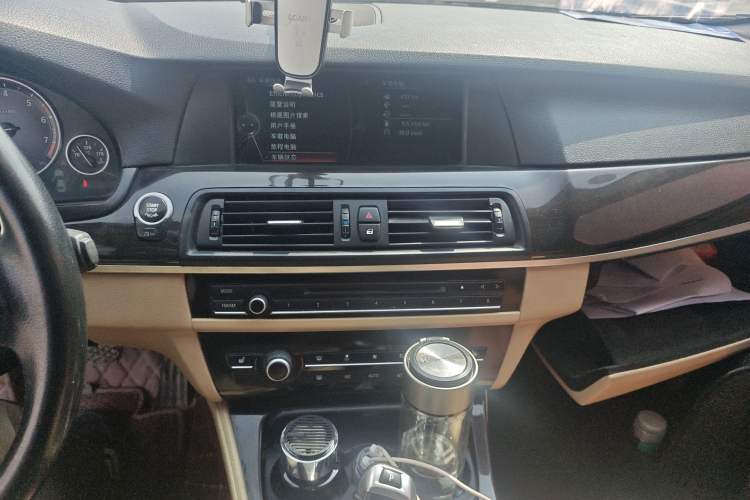 Used BMW 5 Series 2013 525Li Luxury Model
