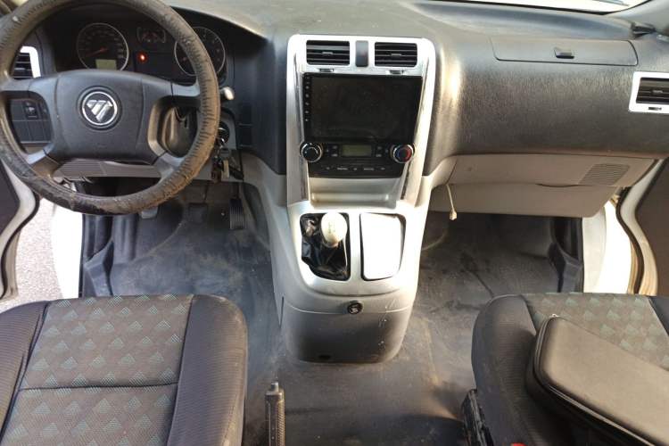 Used Foton Scenic G5 2022 2.0L Gasoline Commercial Version Open-Window 5/6-Seater 1TZS Center Console