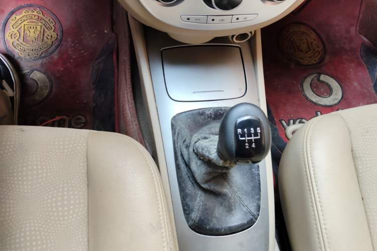 Used Buick Excelle 2013 1.5L Manual Classic Model
