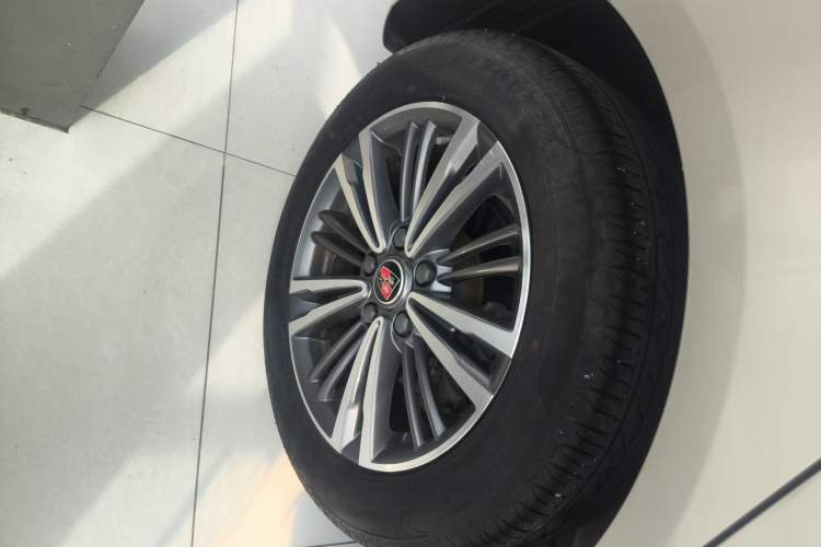 Used Roewe i5 2019 1.5L Automatic 4G Connected Linghao Flagship Edition