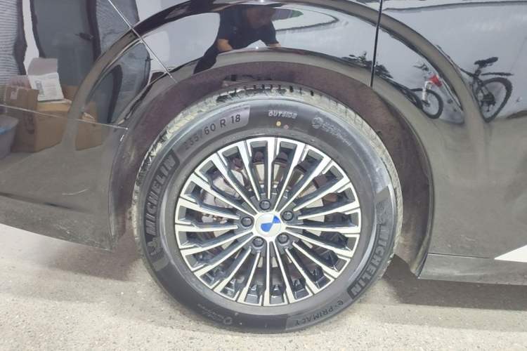 Used Denza D9 2022 DM-i 970 Four-Wheel Drive Prestige Model
