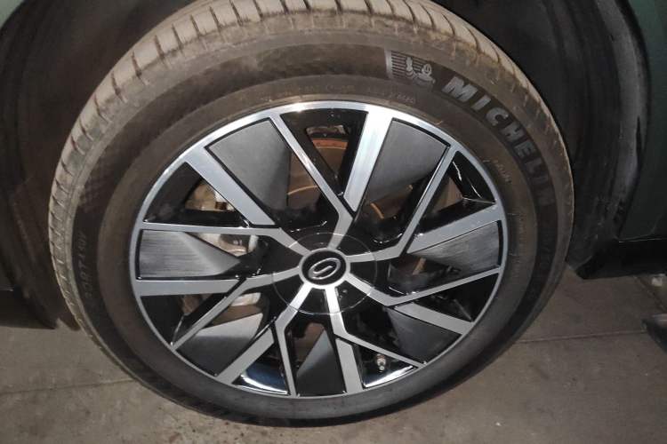 Used GAC Trumpchi Xiangwang S7 2025 180km Ultra All-Wheel Drive LiDAR Edition Left Front Wheel Hub