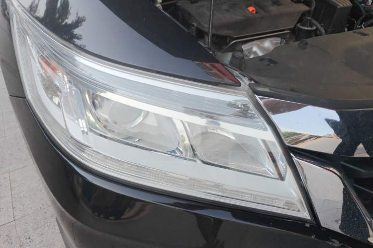 Used Honda Crider 2013 1.8L automatic comfort version Right Front Headlight