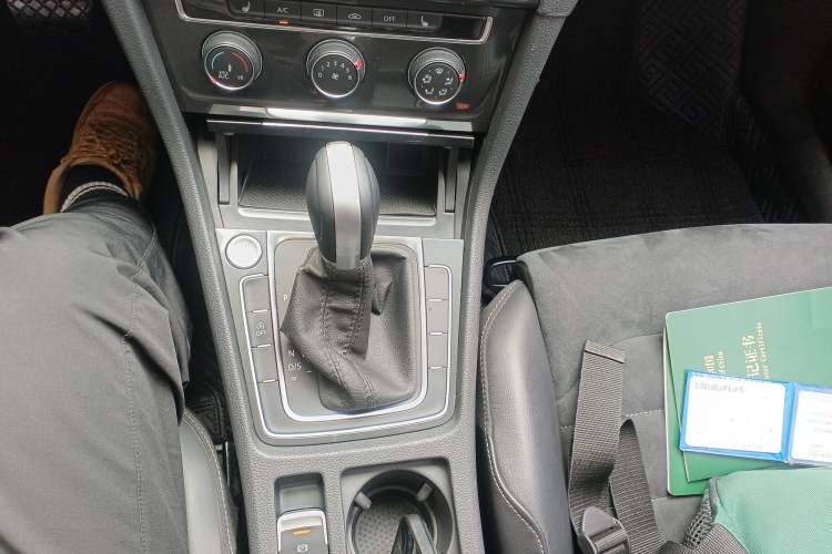 Used Volkswagen Golf 2018 230TSI Automatic Luxury Version
