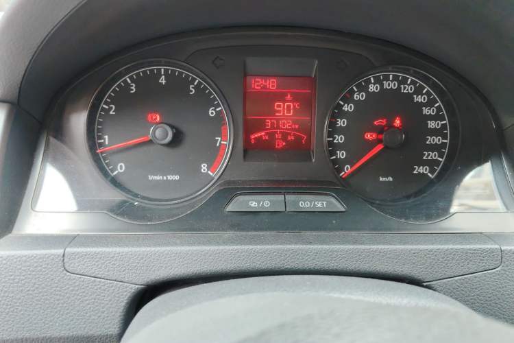 Used Volkswagen Santana 2015 1.6L Manual Comfort Edition
