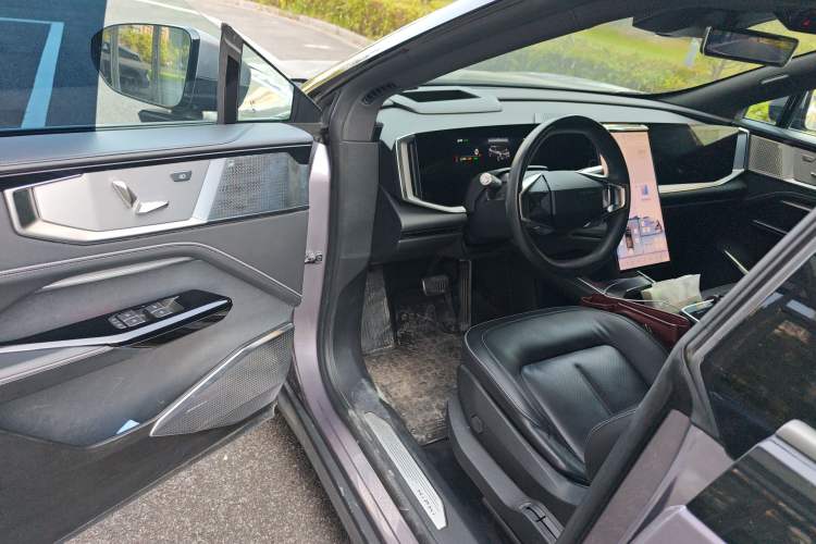 Used HiPhi Y 2023 560 km Pioneer Edition