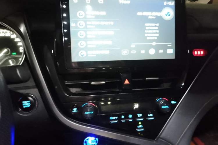 Used Toyota Camry 2021 2.0G Luxury Edition
