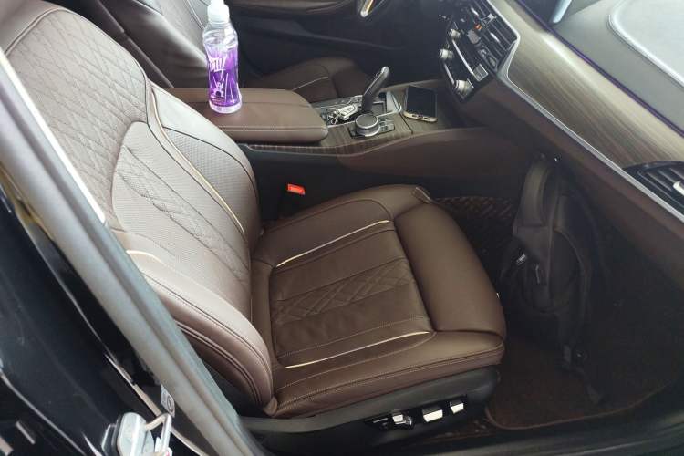 Used BMW 5 Series 2019 540Li Executive Edition Right Front Seat