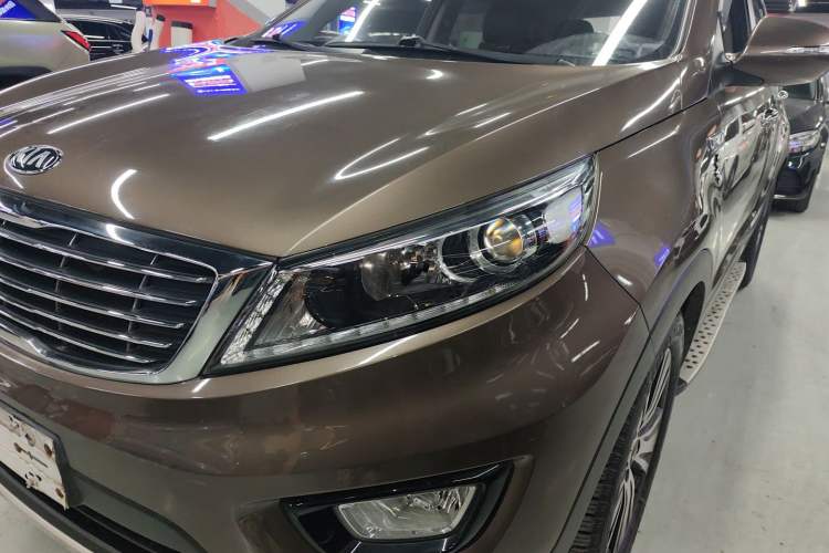 Used Kia Sportage R 2015 2.0L Automatic Two-Wheel Drive DLX Model
