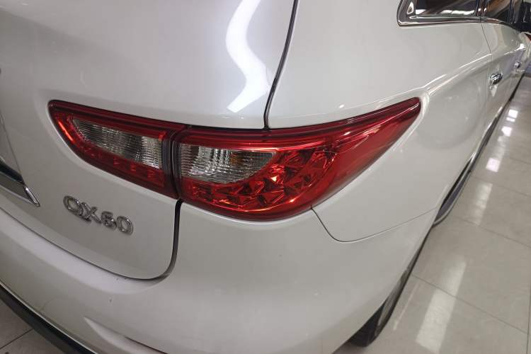 Used Infiniti QX60 2014 2.5 S/C Hybrid Two-Wheel Drive Excellence Edition
