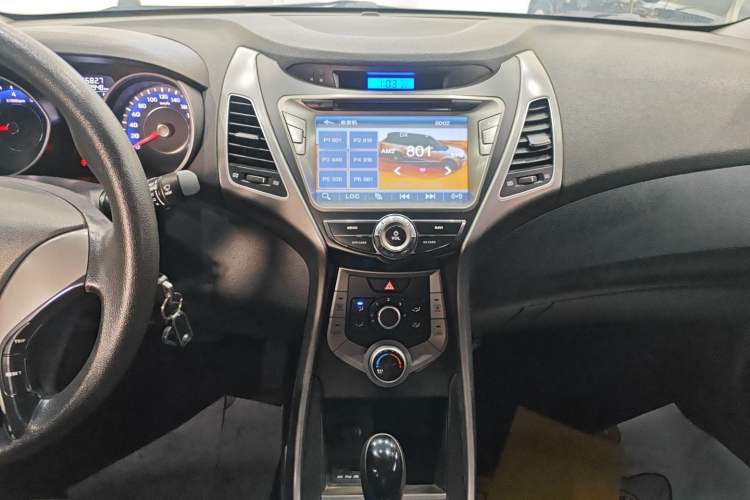 Used Hyundai Elantra (5th Generation / Langdong) 2015 1.6L Automatic Fashion Model Audio And AC Panel