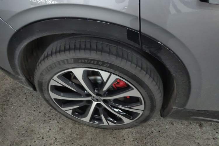 Used Nio EC6 2025 75 kWh Right Rear Wheel Hub