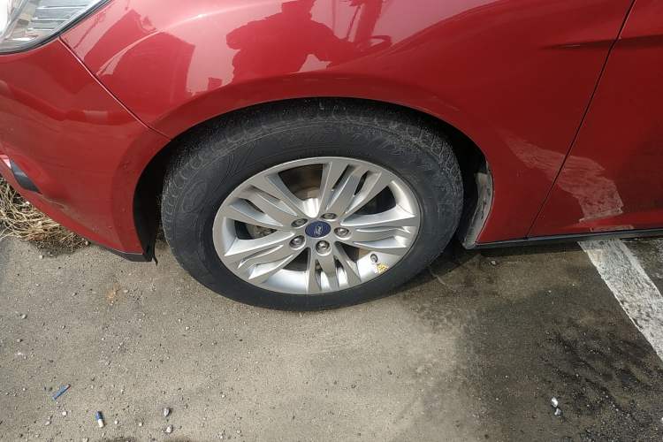 Used Ford Focus 2012 Sedan 1.6L Automatic Comfort Model
