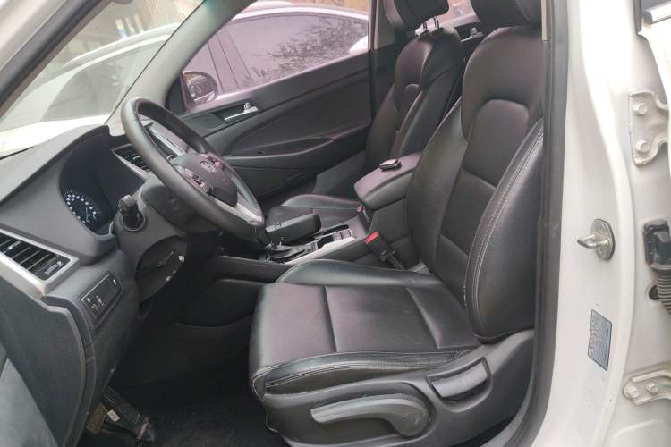 Used Hyundai Tucson 2015 1.6T Dual-Clutch Two-Wheel-Drive Smart Model Left Front Seat