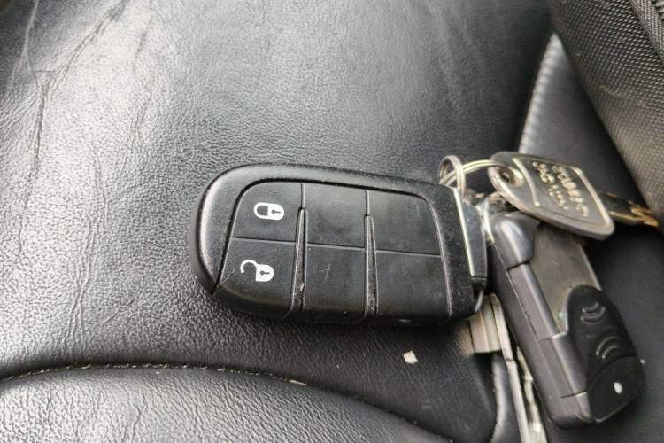 Used Dodge Journey 2013 2.4L Two-Wheel Drive Luxury Version