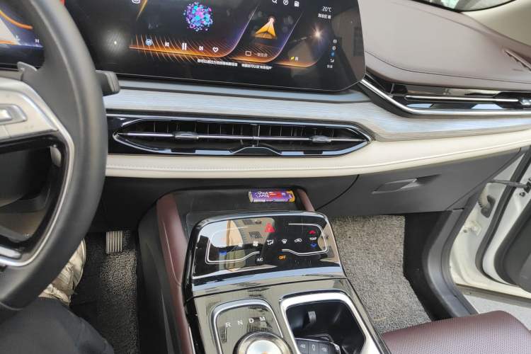 Used SOL QX 2021 300T DCT Deluxe Smart Connectivity Version
