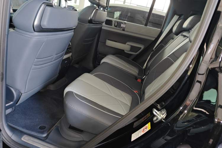 Used Formula Leopard Leopard 5 2023 Navigator Edition
