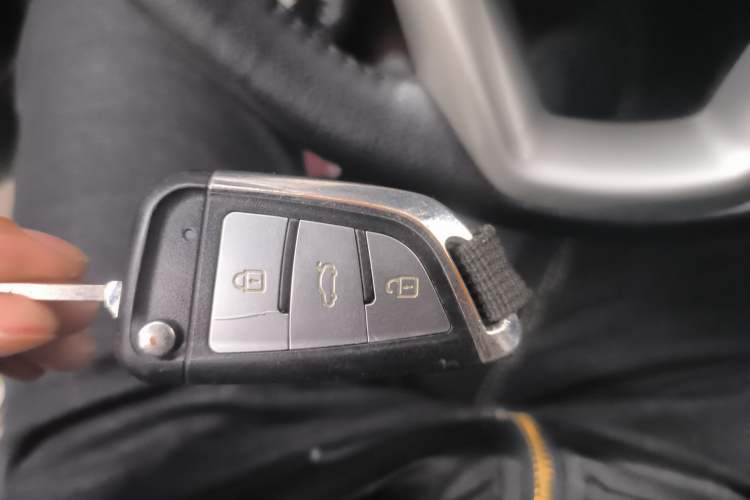 Used Changan Eado 2013 1.6L Manual Junku Model China V Standard
