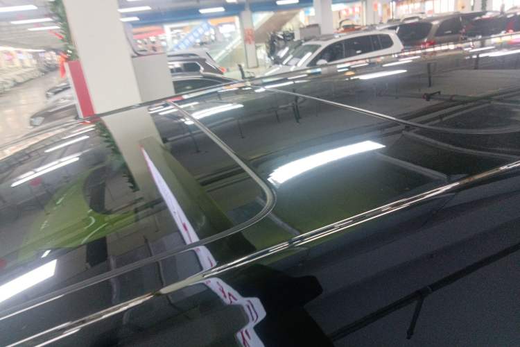 Used Denza D9 2022 DM-i 1040 Prestige Model Roof