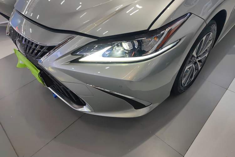 Used Lexus ES 2022 200 Excellence Edition
