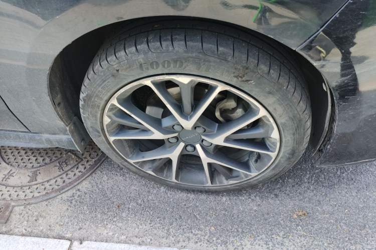 Used Lynk & Co 03 2021 1.5TD DCT Jing Champion Edition Right Front Wheel Hub