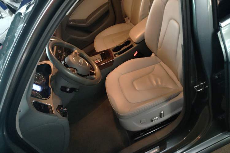 Used Audi A4L 2015 35 TFSI Automatic Comfort Model
