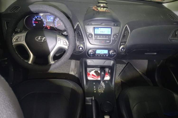 Used Hyundai ix35 2013 2.0L Automatic Two-Wheel Drive Smart GLS China IV Standard Audio And AC Panel