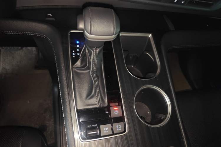 Used Toyota SIENNA 2023 2.5L Hybrid Deluxe Edition