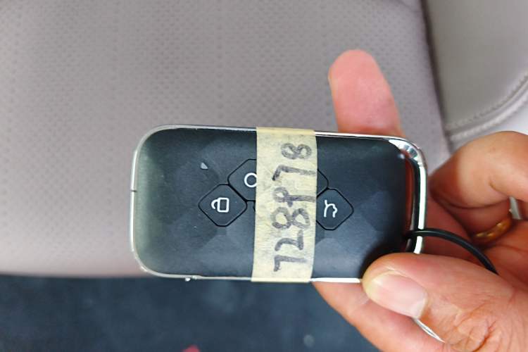 Used Wuling Starlight 730 2025 Model Pure Electric 500km Luxury Edition
