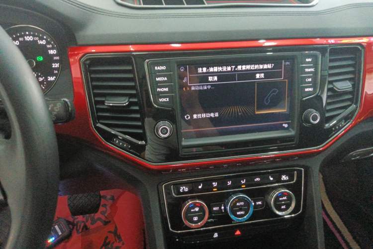 Used Volkswagen Teramont 2017 330TSI Two-Wheel-Drive Luxury Edition Audio And AC Panel