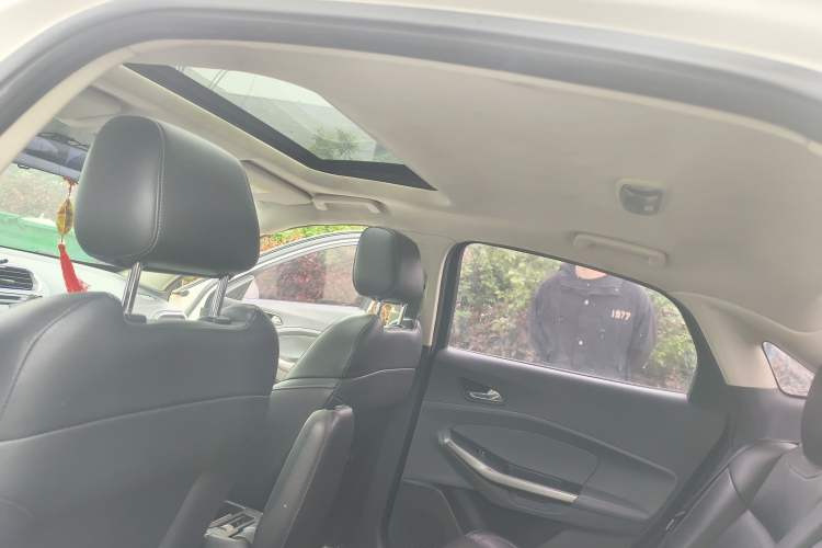 Used Ford Escort 2015 1.5L Automatic Fashion Model Headliner