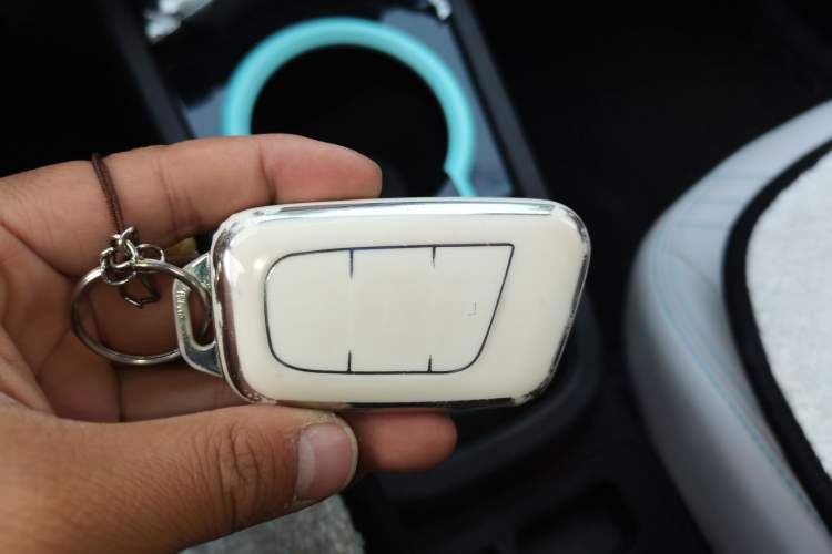 Used Chery QQ Little Ant 2021 200 000-Yuan Ant Fan Edition Talent Version NMC Battery 408 km续航 Vehicle Key