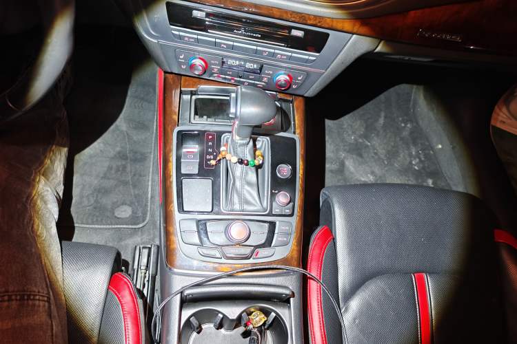 Used Audi A7 2013 50 TFSI quattro Comfort trim Gear Lever