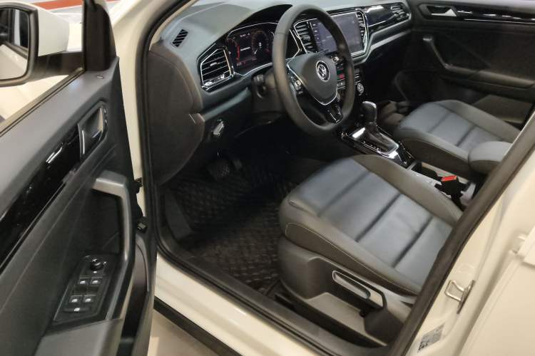 Used Volkswagen T-ROC 2021 280TSI DSG Two-Wheel Drive Comfort Connect Edition Driver Seat