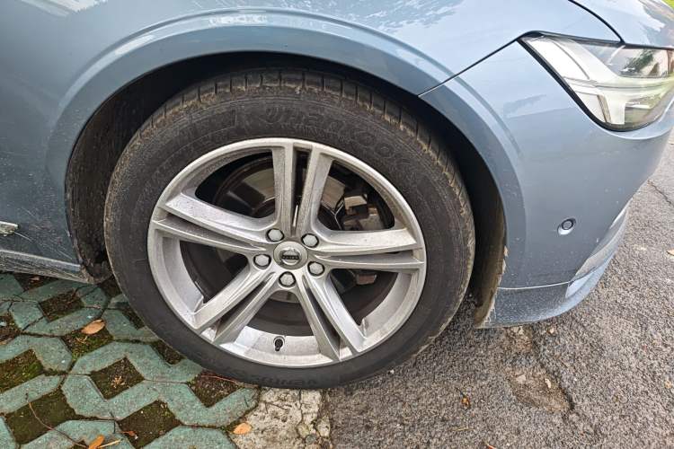 Used Volvo S90 2019 T5 Zhiyuan Edition Right Front Wheel Hub