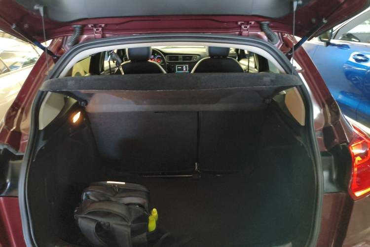 Used Citroen C3-XR 2015 1.6L Manual Pioneer Model Trunk