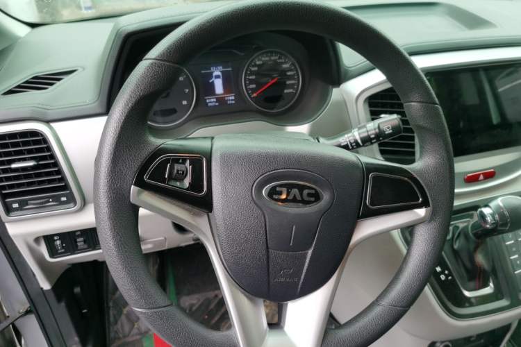 Used JAC Refine M4 2022 2.0 TGDI Automatic Business Edition
