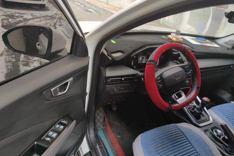 Used Wuling Alvez 2022 1.5L Manual Free-Style Model