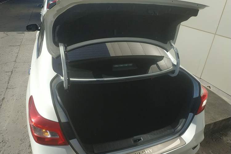 Used Nissan Sylphy 2022 Classic 1.6XE CVT Comfort Edition Trunk