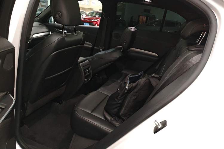 Used Cadillac XT4 2018 28T Two-Wheel Drive Leading Version
