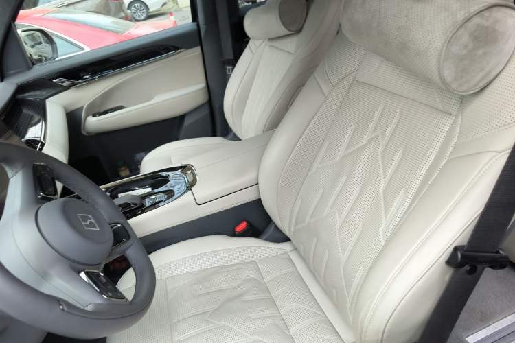 Used Zeekr 009 2024 7-Seater Walk-Through Version Four-Wheel Drive 108 kWh