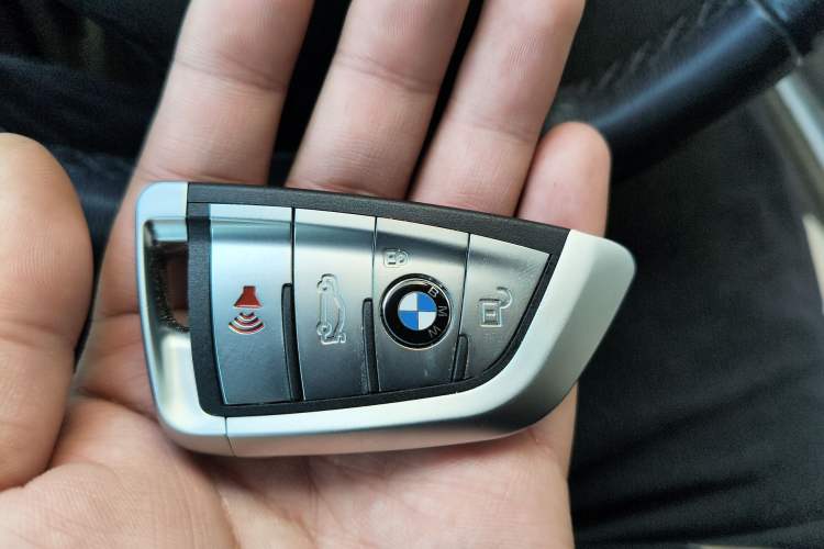 Used BMW 5 Series 2013 525Li Leading Model
