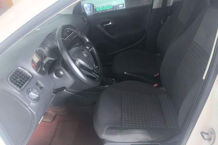 Used Volkswagen Polo 2016 1.6L Automatic Comfort Model