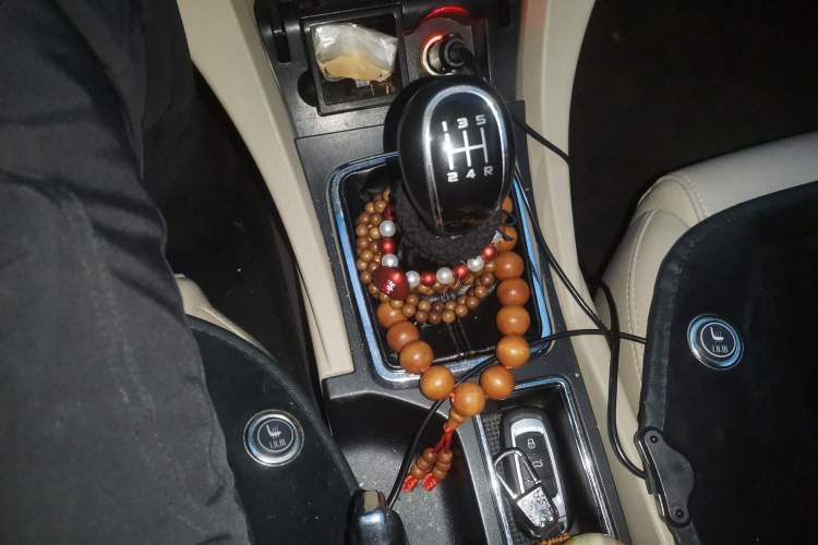 Used Geely Auto Emgrand 2017 Sedan Million Edition 1.5L Manual Luxury Model
