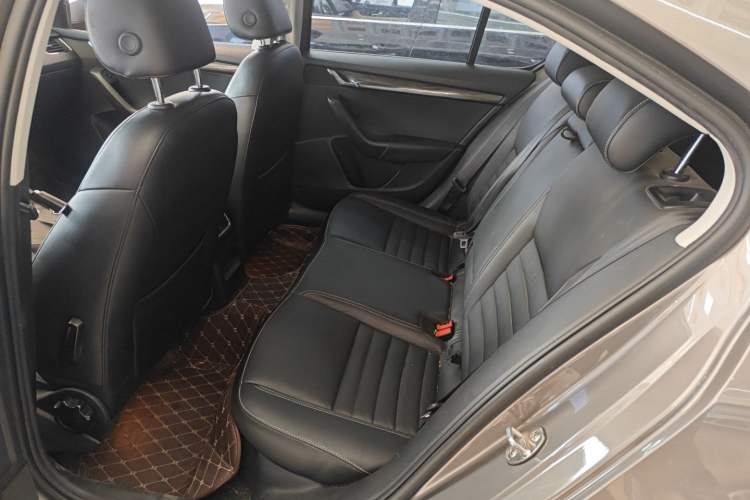 Used Skoda Octavia 2016 1.6L Automatic Smart Drive Edition Left Rear Seat