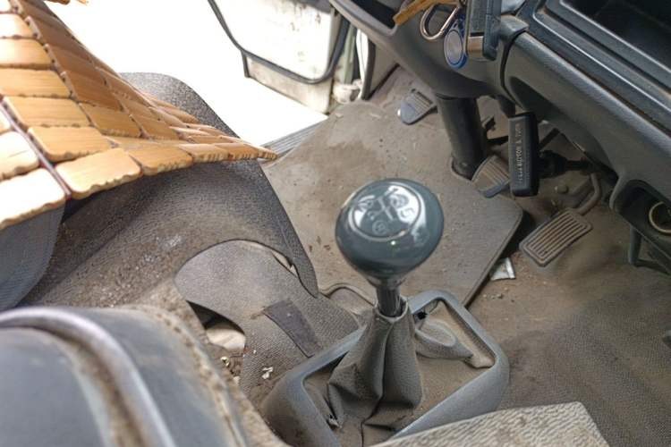 Used Jinbei Hiace 2014 2.0L Fifth-Generation Xiangyun Comfort Type 1 4G21C
