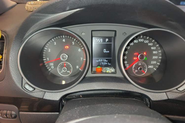 Used Volkswagen Golf 2012 1.4 TSI Automatic Comfort Edition Instrument Cluster